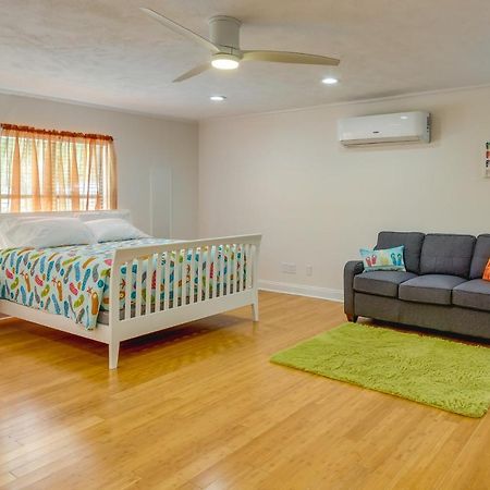 Gulf Breeze Vacation Rental For 2 With Pool Access! ภายนอก รูปภาพ