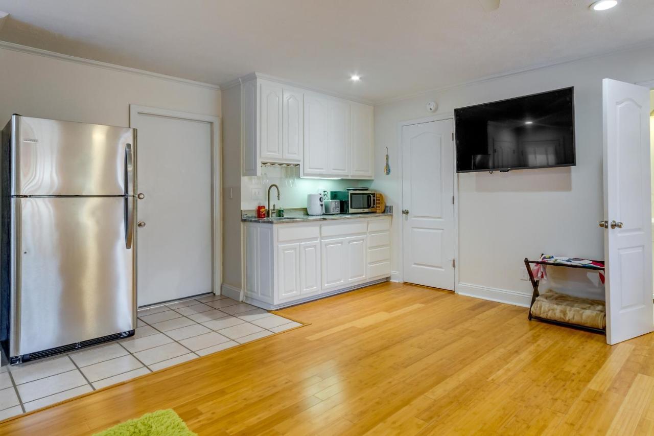Gulf Breeze Vacation Rental For 2 With Pool Access! ภายนอก รูปภาพ