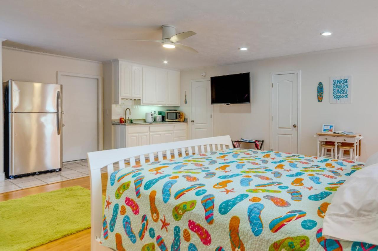 Gulf Breeze Vacation Rental For 2 With Pool Access! ภายนอก รูปภาพ