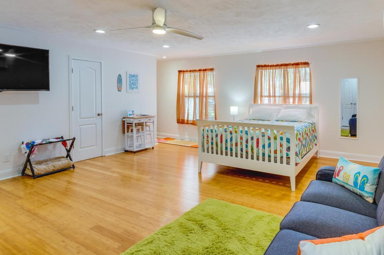 Gulf Breeze Vacation Rental For 2 With Pool Access! ภายนอก รูปภาพ