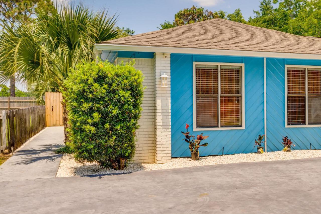 Gulf Breeze Vacation Rental For 2 With Pool Access! ภายนอก รูปภาพ